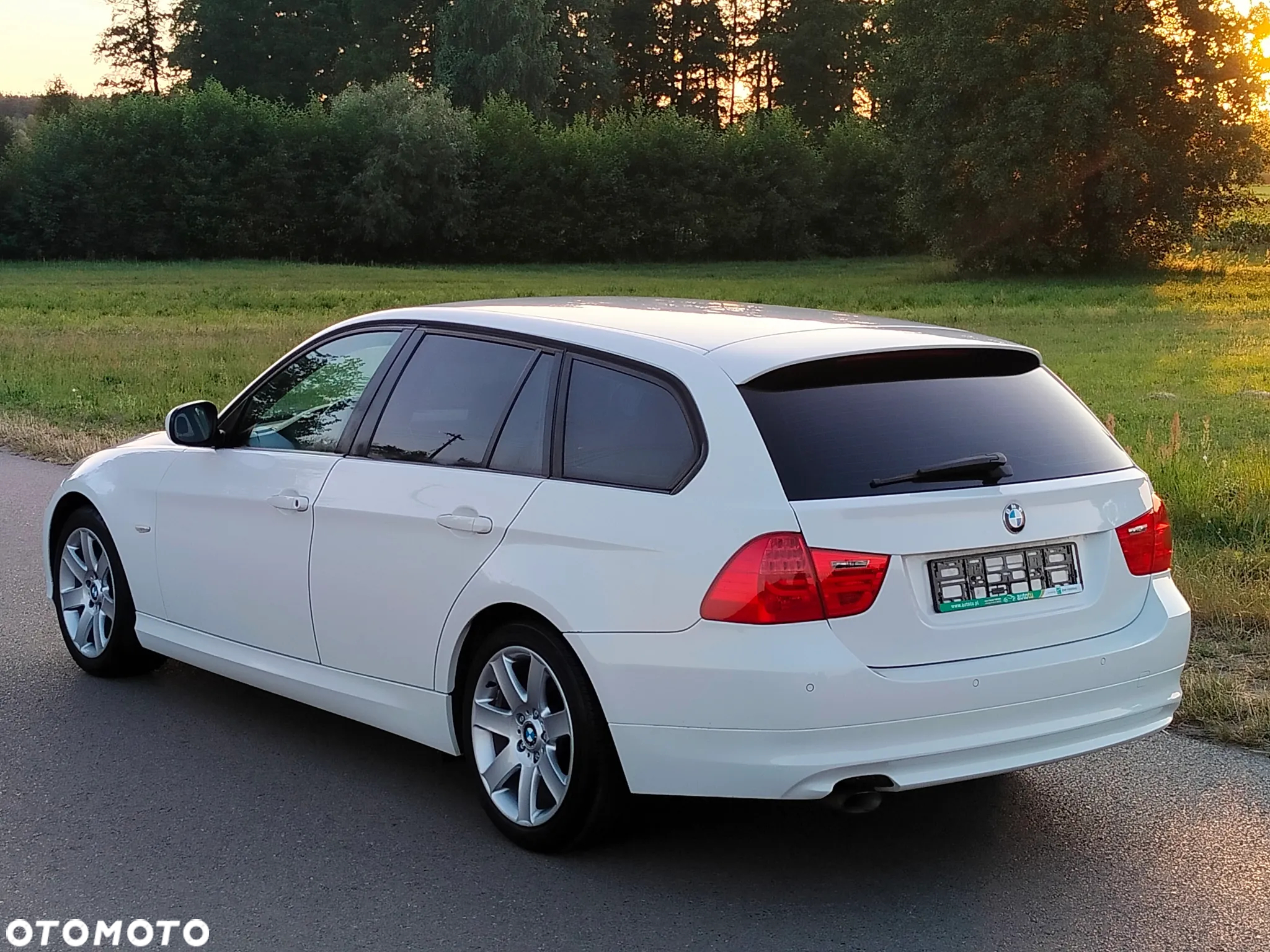 BMW Seria 3 318d Sport Line - 9