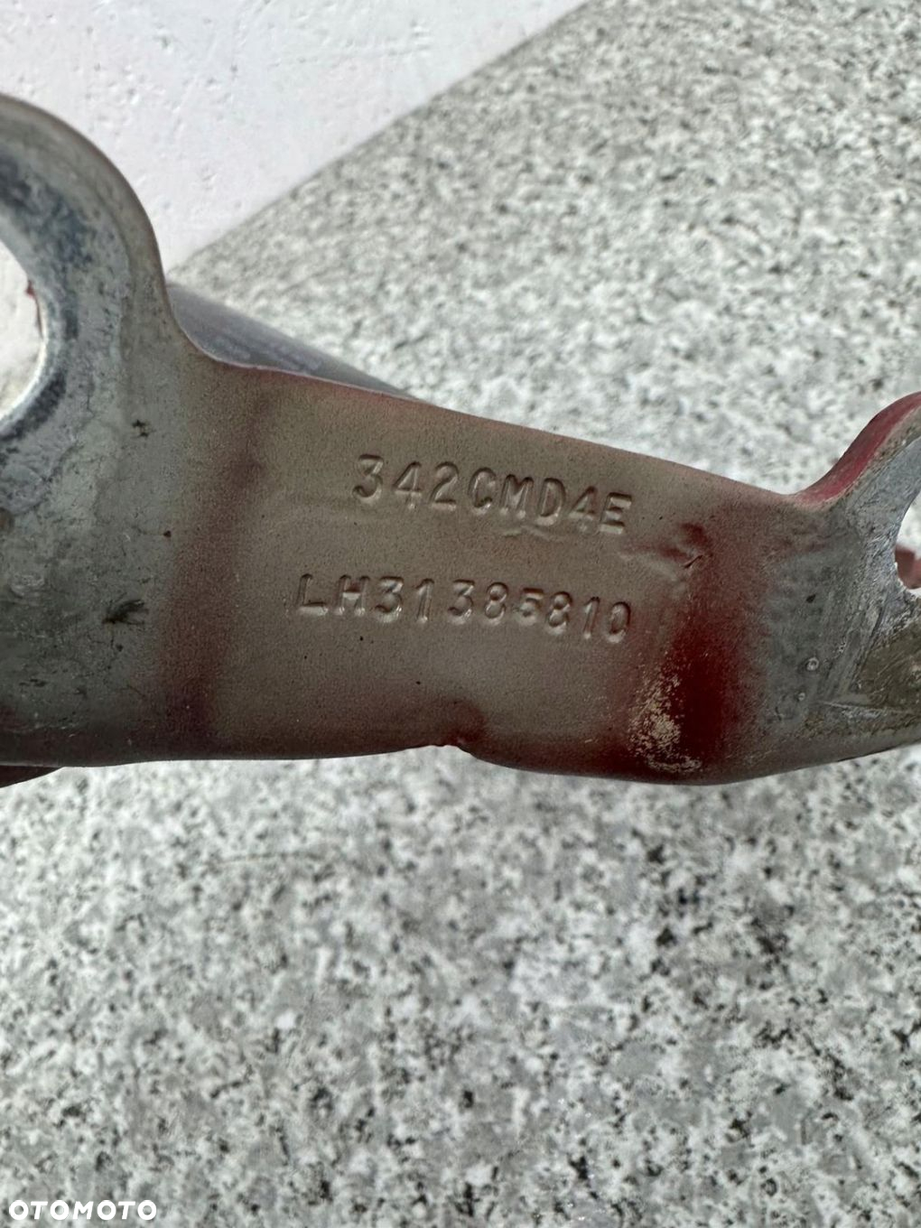 ZAWIAS MASKI LEWY VOLVO XC70 III 2007-2016 31385810 - 5