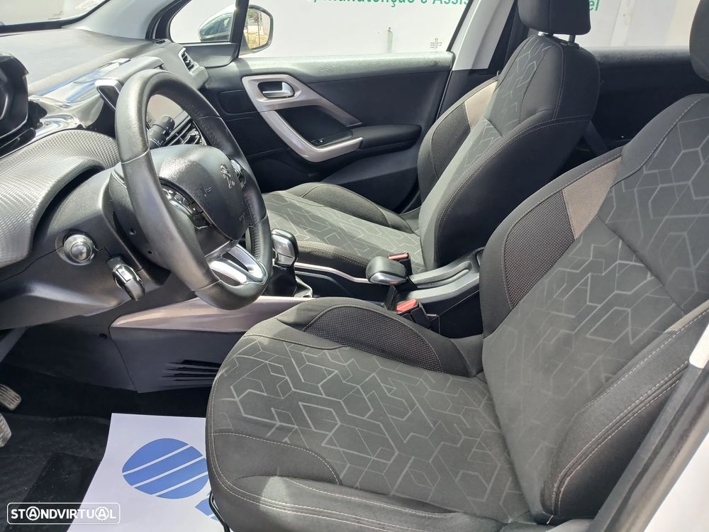 Peugeot 2008 1.2 PureTech Style - 13