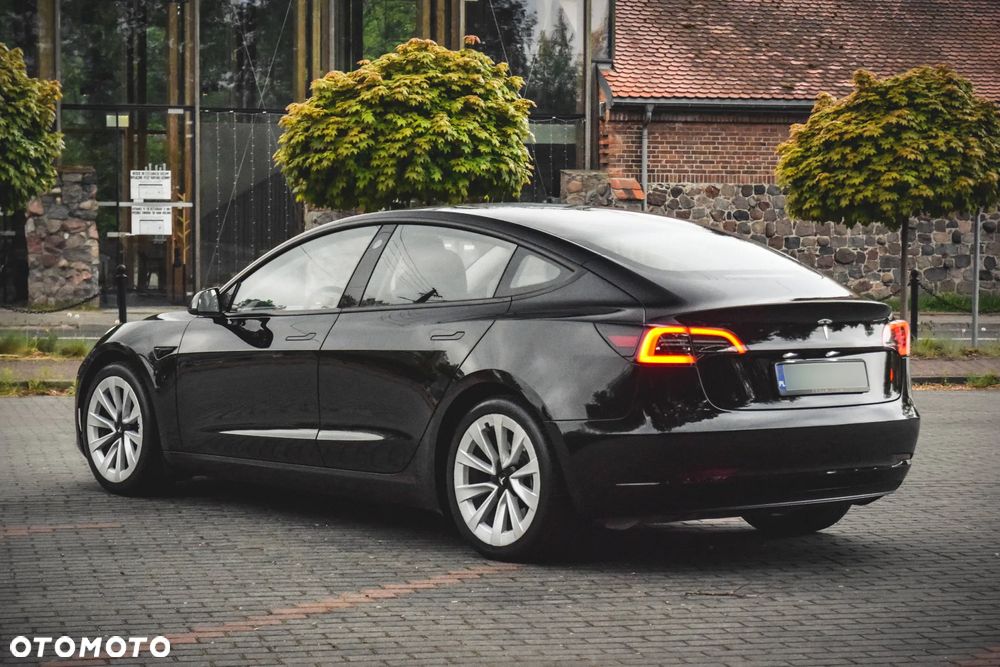 Tesla Model 3 Standard Range Plus - 11