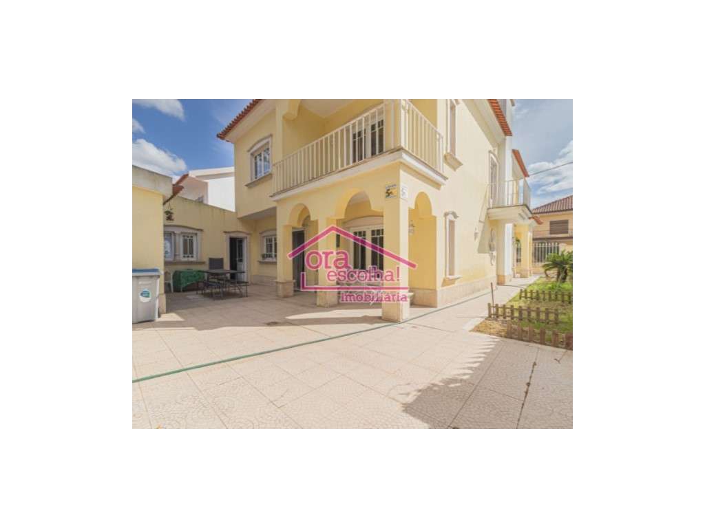 Moradia ISOLADA T4 de 2001 nos Foros de Amora! - Grande imagem: 2/20