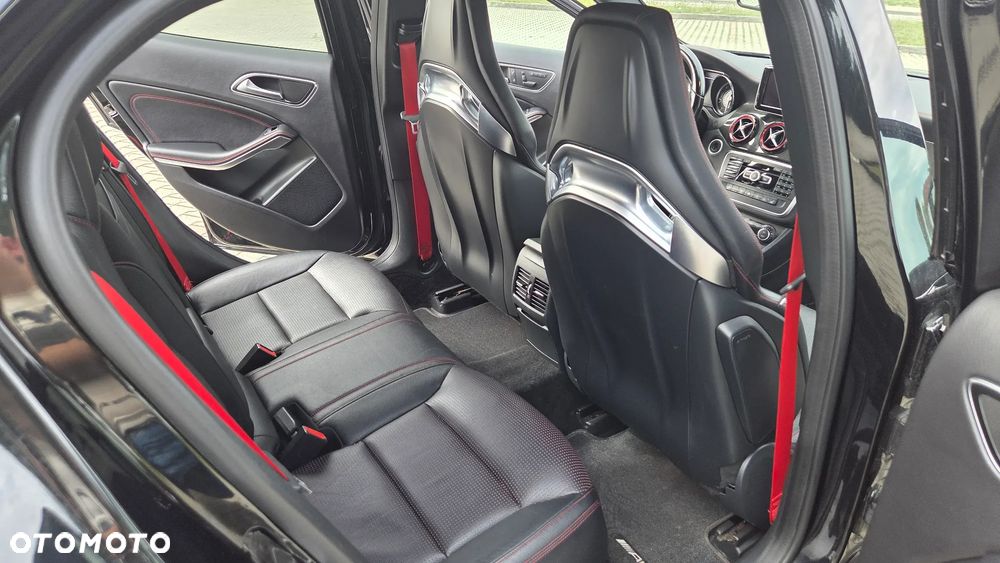 Mercedes-Benz GLA 45 AMG 4-Matic - 8