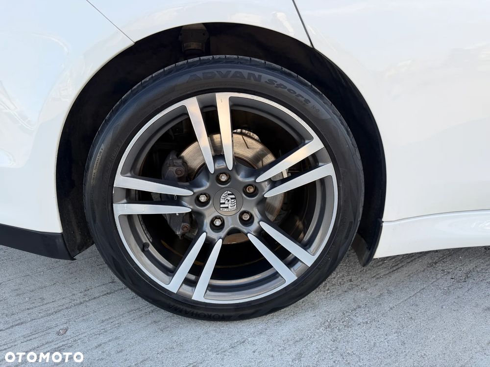 Porsche Panamera 4 PDK Platinum Edition - 12