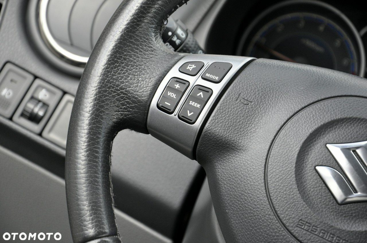 Suzuki SX4 1.6 Premium - 18