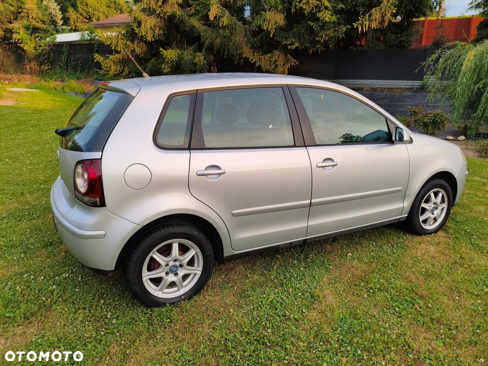 Volkswagen Polo 1.4 16V Trendline - 5