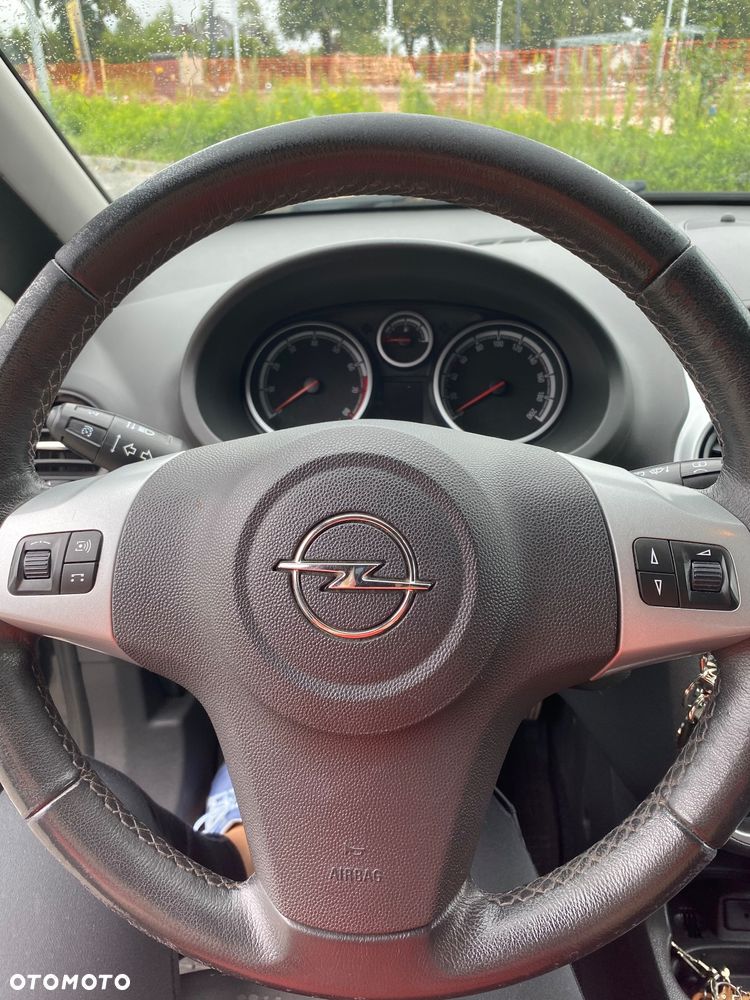 Opel Corsa 1.4 16V Satellite - 14