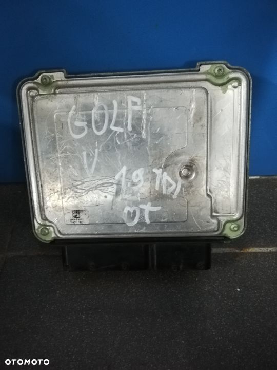 Sterownik silnik Volkswagen Golf 5 03G906021DN - 2