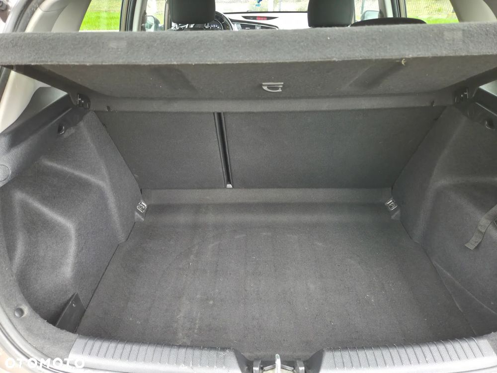 Kia Ceed - 14