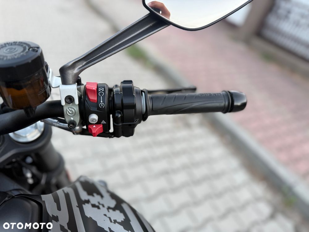 Ducati Monster - 33