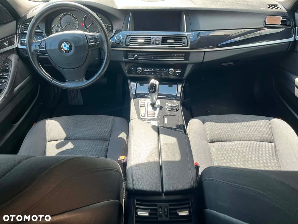 BMW Seria 5 520d Luxury Line - 8