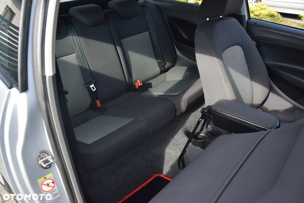 Seat Ibiza SC 1.6 16V DSG Stylance - 21