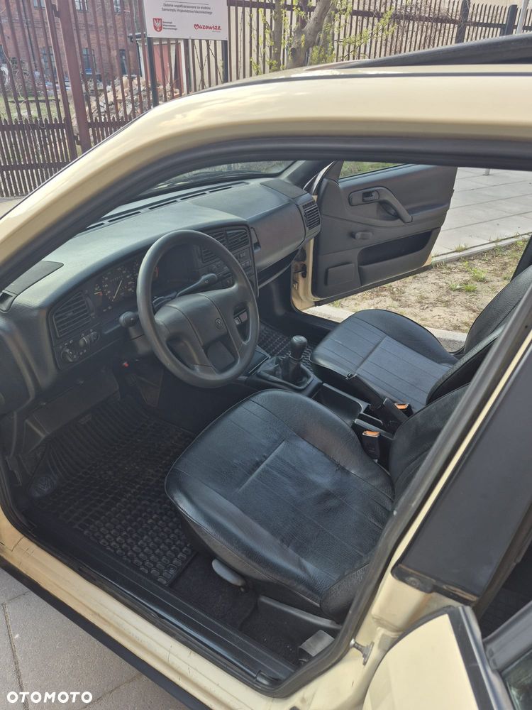 Volkswagen Passat 1.9 TDI CL - 4