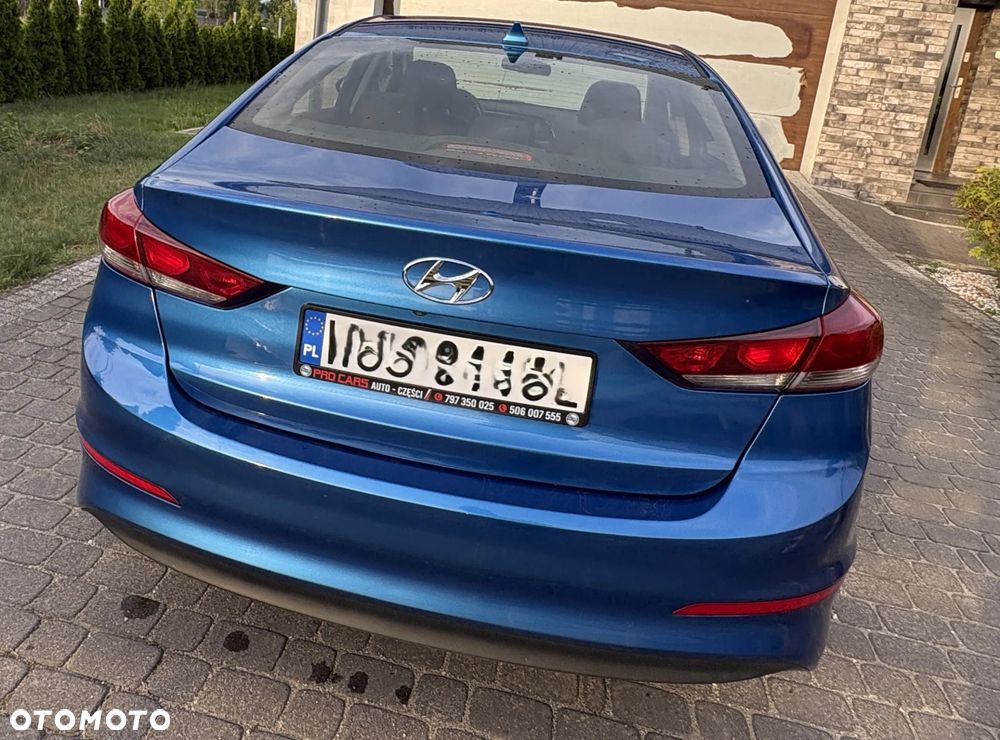 Hyundai Elantra - 3