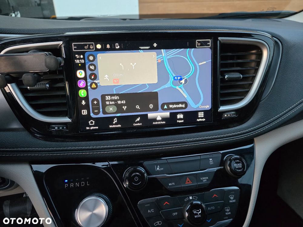 Chrysler Pacifica - 9