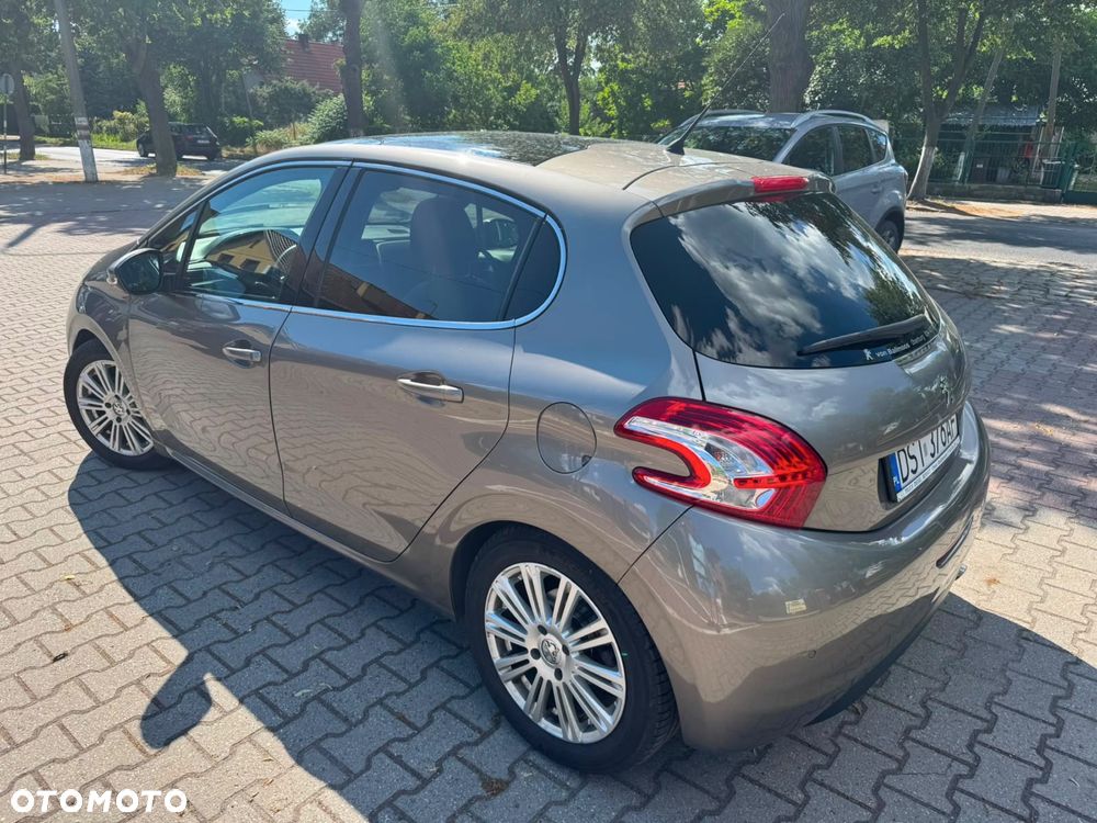Peugeot 208 - 4