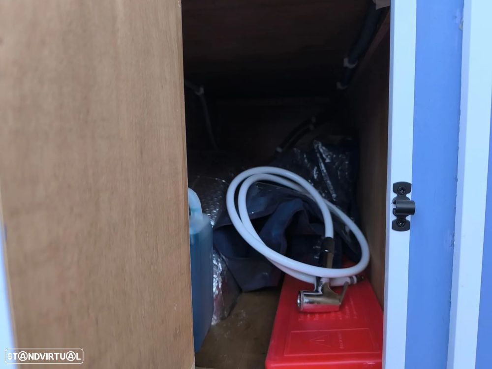 VW Transporter 2.4 D Kombi Sp. - 38