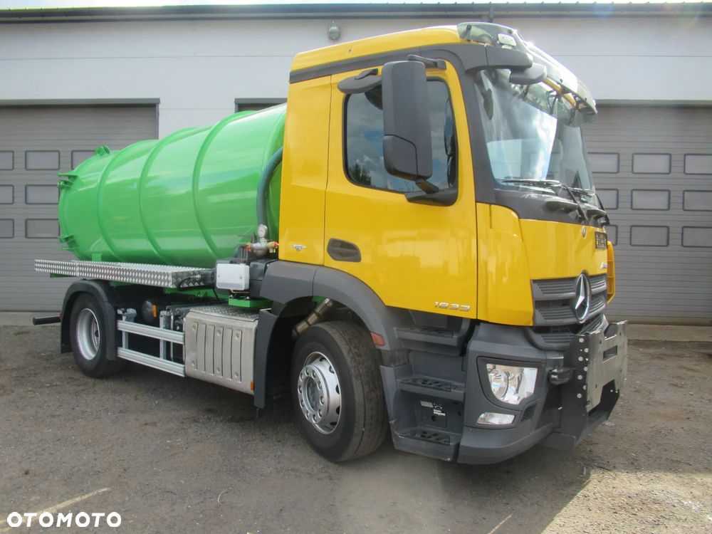 Mercedes-Benz Antos 1830