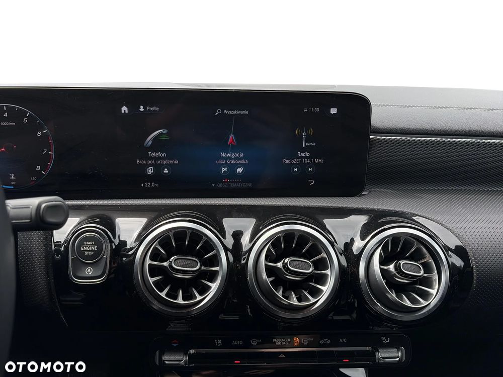 Mercedes-Benz CLA 200 Progressive 7G-DCT - 26