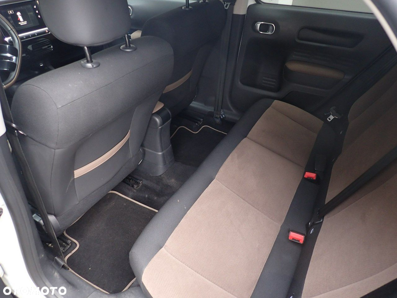 Citroën C4 Cactus - 17