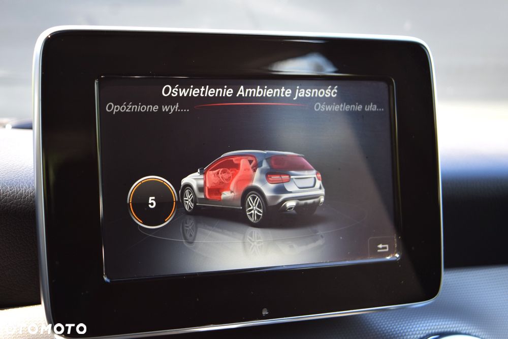 Mercedes-Benz GLA 200 7G-DCT Style - 27