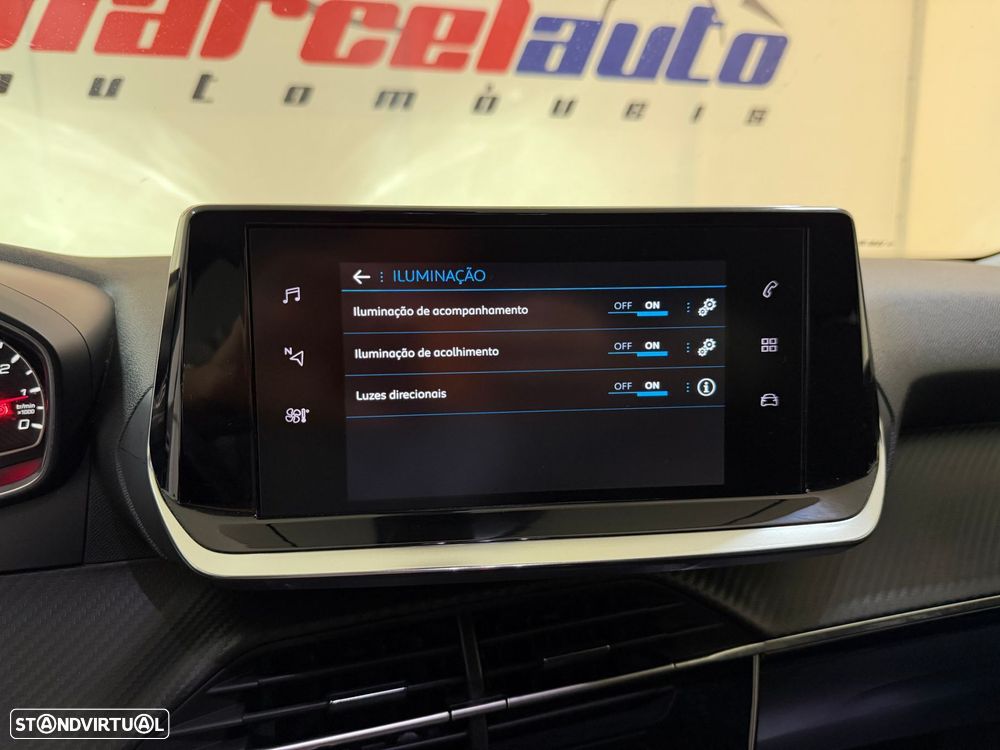 Peugeot 2008 1.2 PureTech Allure Pack - 32