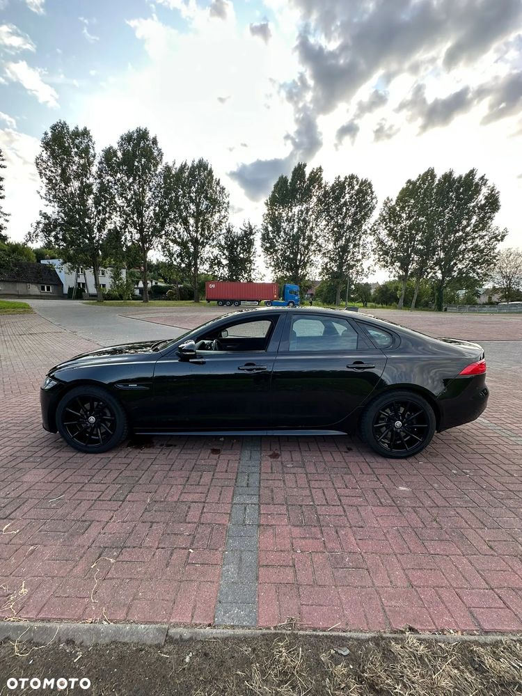 Jaguar XF 20d AWD R-Sport - 4