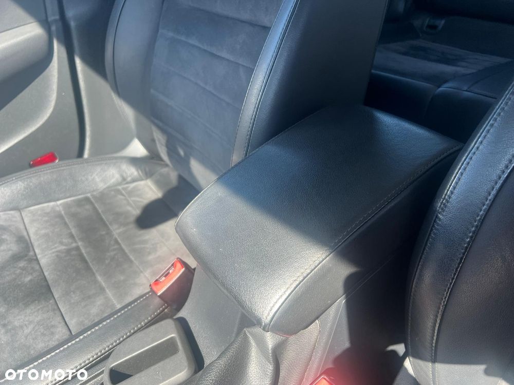 Skoda Octavia 1.8 TSI Elegance DSG - 34