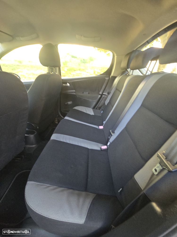 Peugeot 207 1.4 HDi Urban - 23