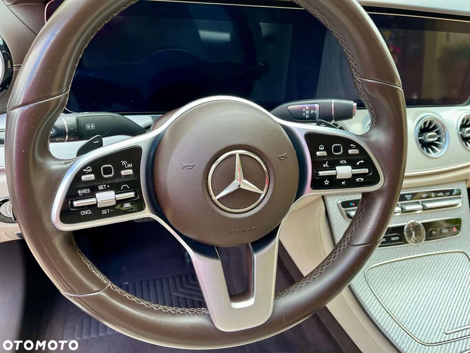 Mercedes-Benz Klasa E 220 d Coupe 4-Matic 9G-TRONIC - 14