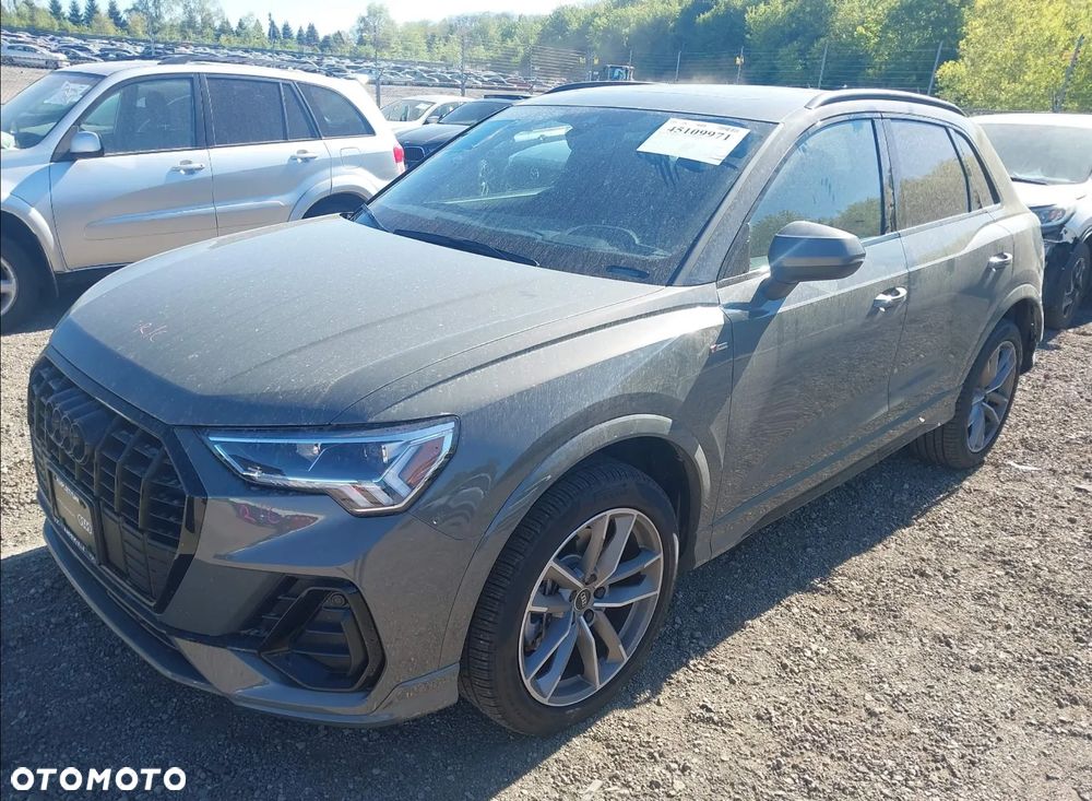 Audi Q3 - 1