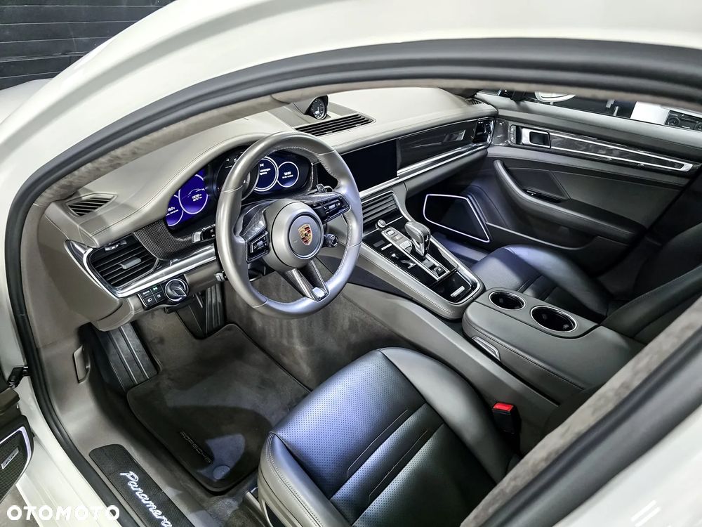Porsche Panamera 4 - 16