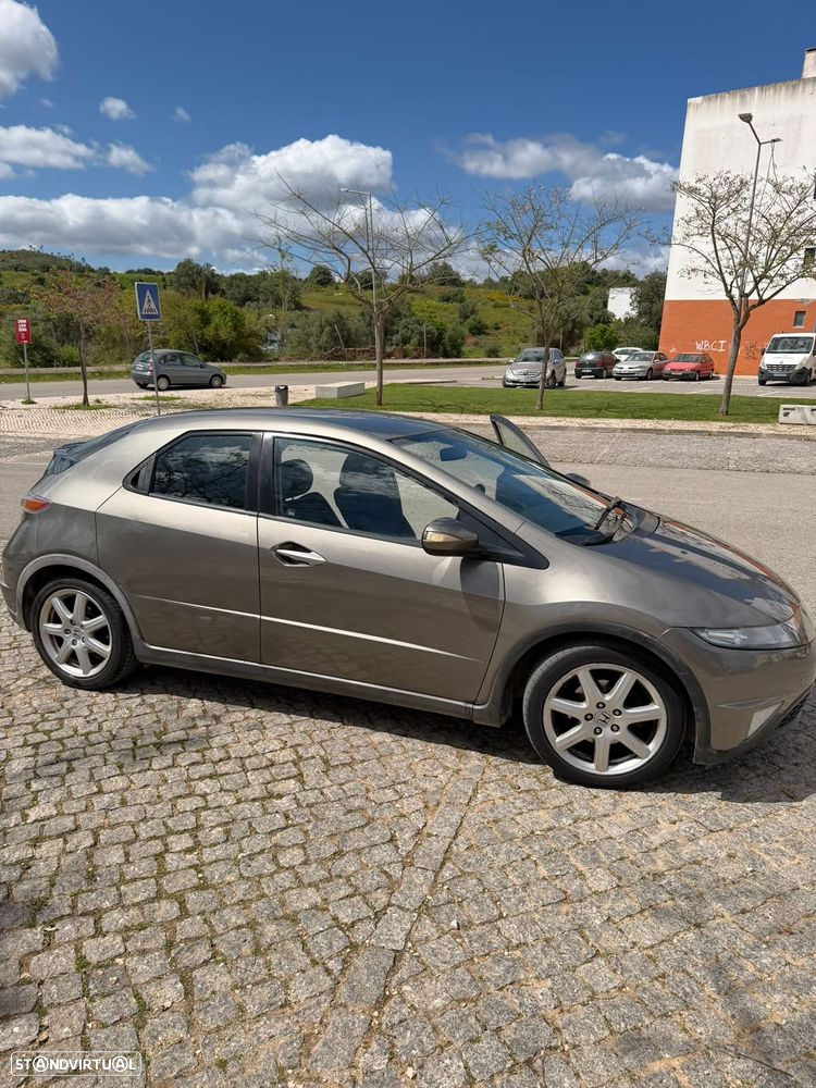 Honda Civic 1.8 Executive - 6