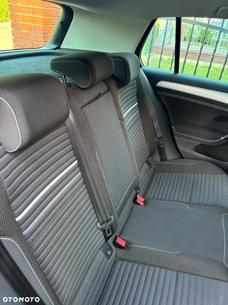 Volkswagen Golf - 4