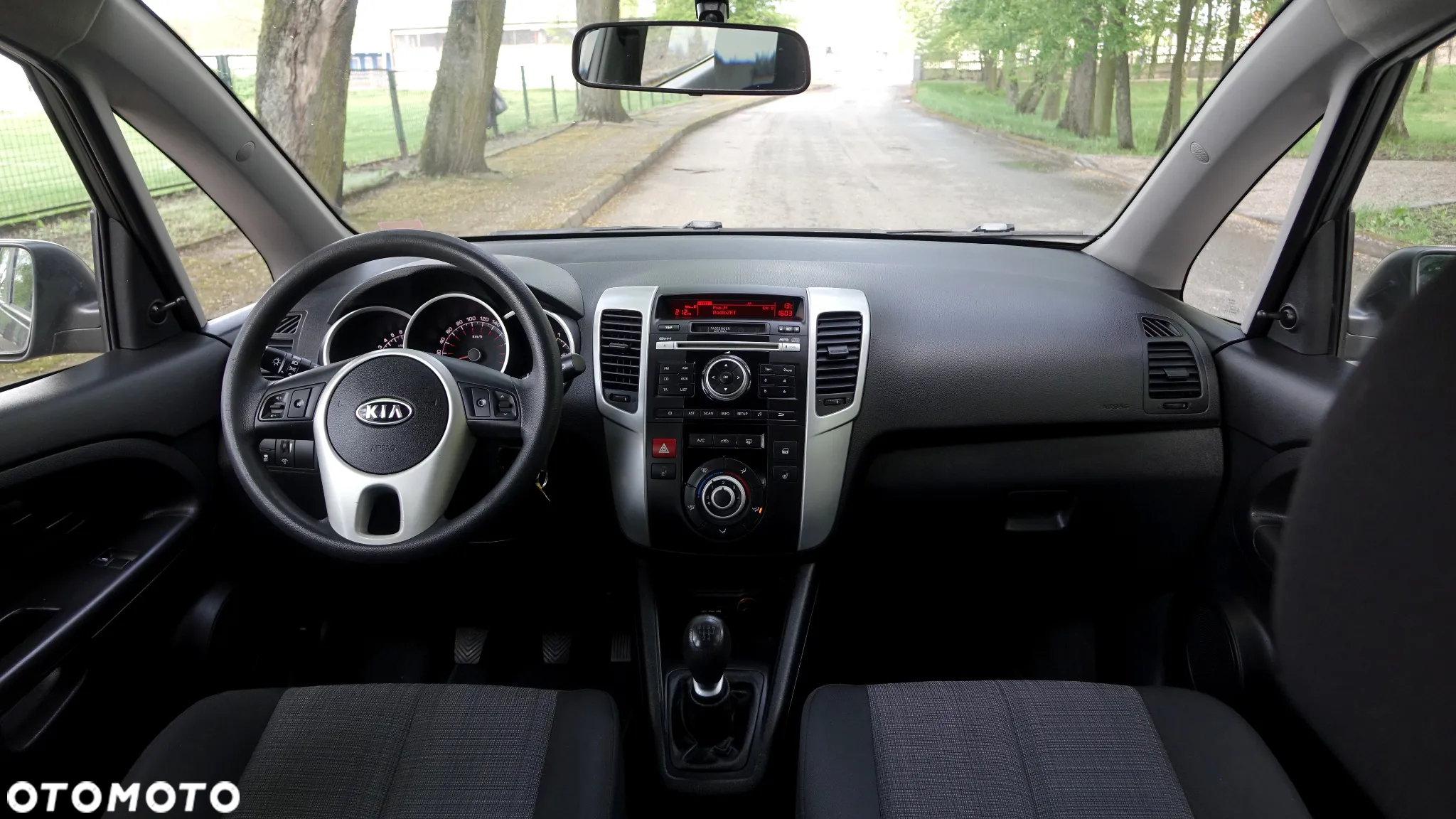 Kia Venga 1.6 L - 10