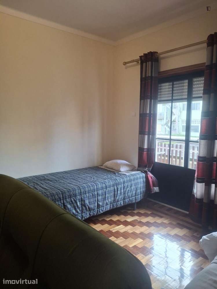 Quarto - localizado em Celas Coimbra Portugal Coimbra - Grande imagem: 2/9