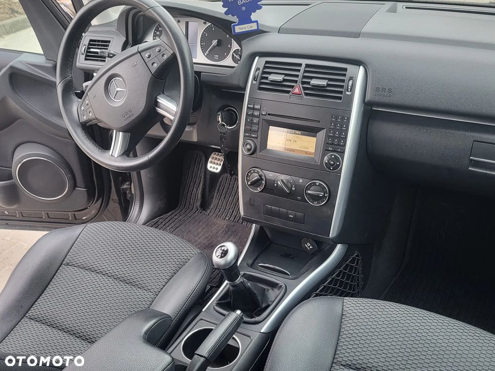 Mercedes-Benz Klasa B - 21