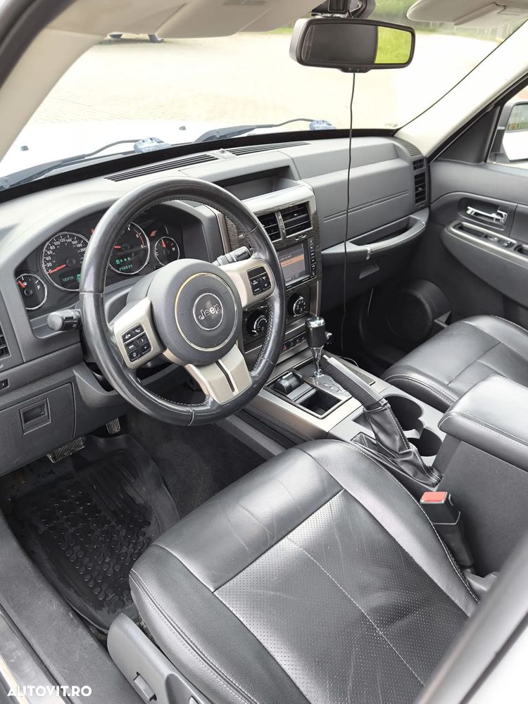 Jeep Cherokee - 7