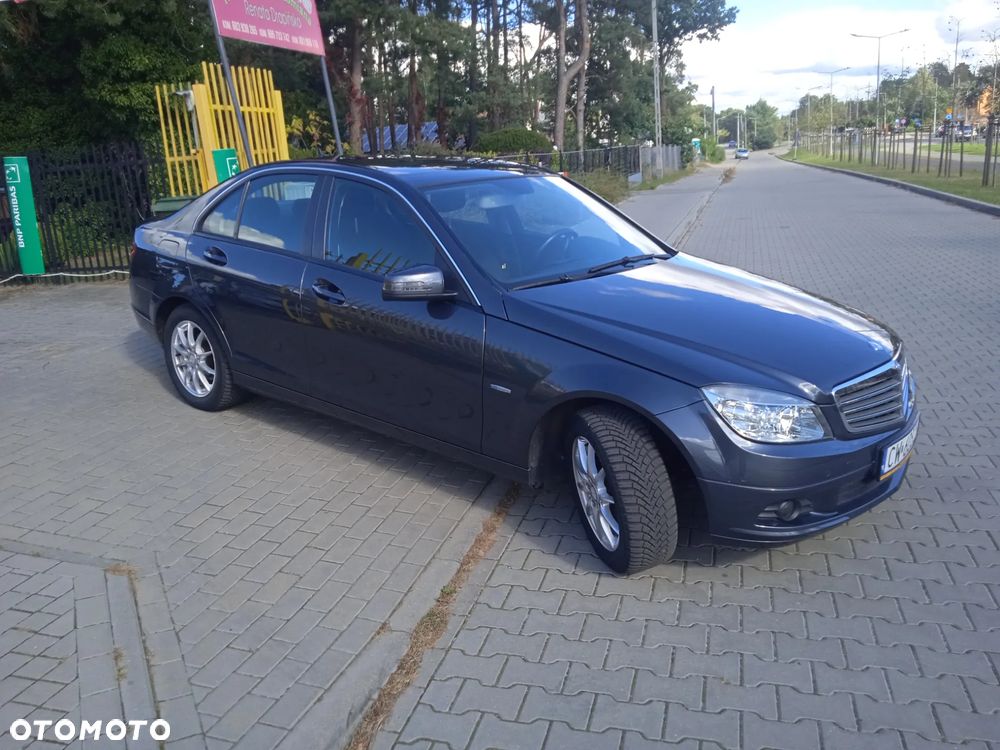 Mercedes-Benz Klasa C 180 BlueEFFICIENCY Elegance - 17