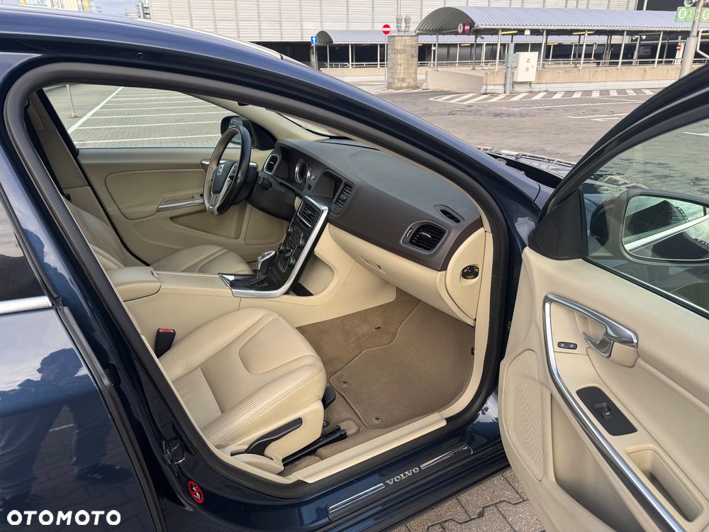 Volvo S60 T4 Momentum - 10