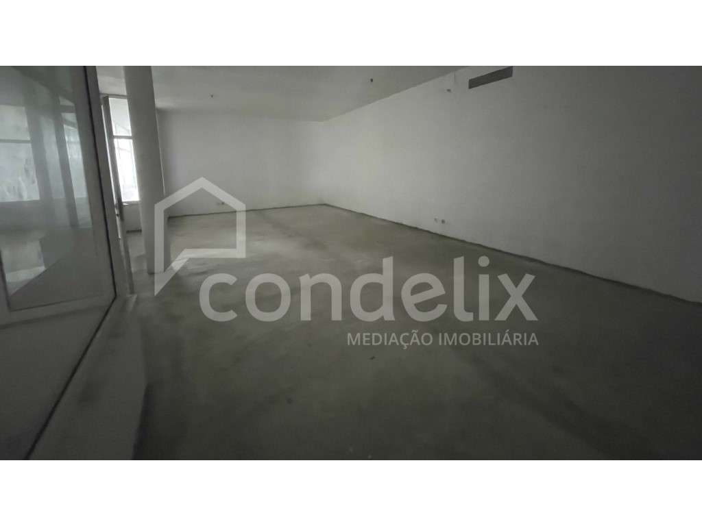 Loja para venda, com montra de 3 metros Felgueiras - Grande imagem: 2/10