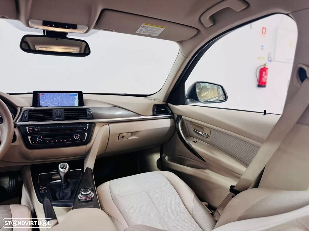 BMW 318 d Modern Line - 31