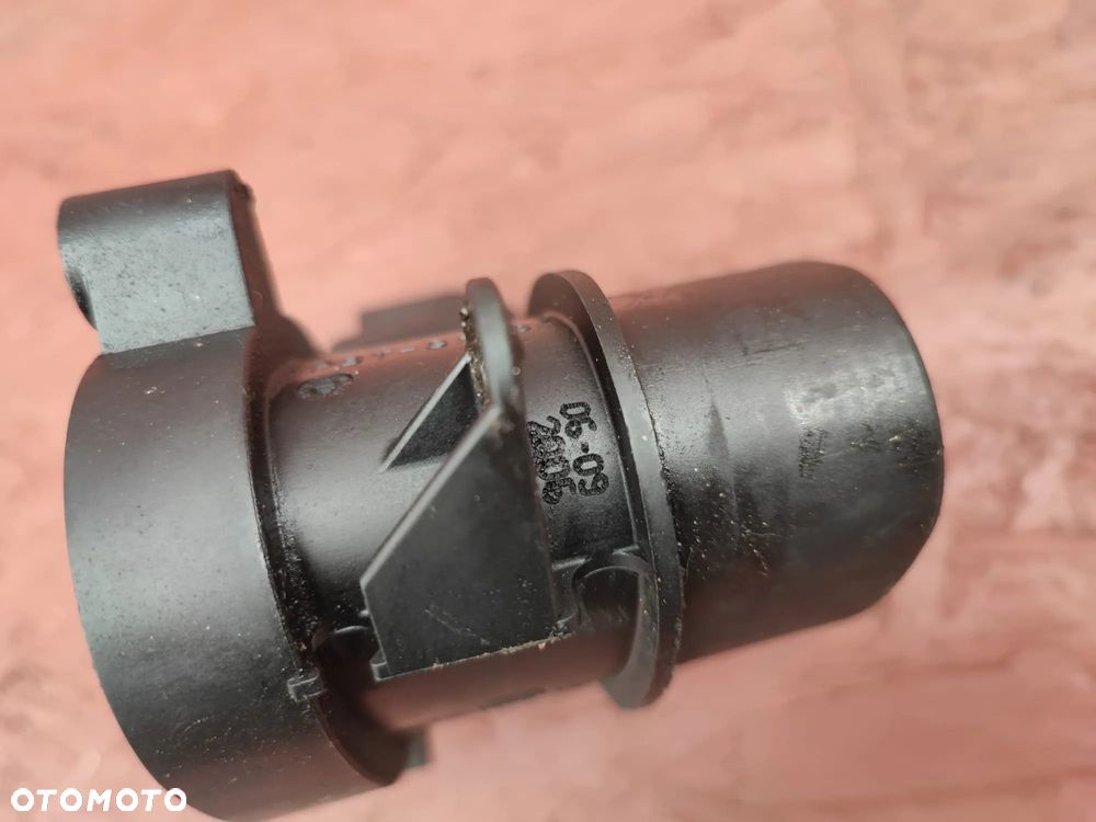 BMW E46 / E53 / E60 / E60 LCI / E61 / E61 LCI / E65 / E66 / E70 / E71 / E83 / E83 LCI / E87 / E90 / E90 LCI / E91 / E91 LCI / E92 / E93. ORYGINALNY PRZEPŁYWOMIERZ POWIETRZA DO SILNIKÓW M47D20N / M57D30. O NR: 7 788 744 OEM. SPRAWNA W 100%. - 9