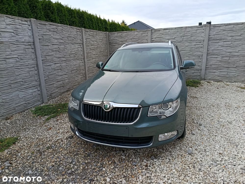 Skoda Superb 2.0 TDI Exclusive - 2