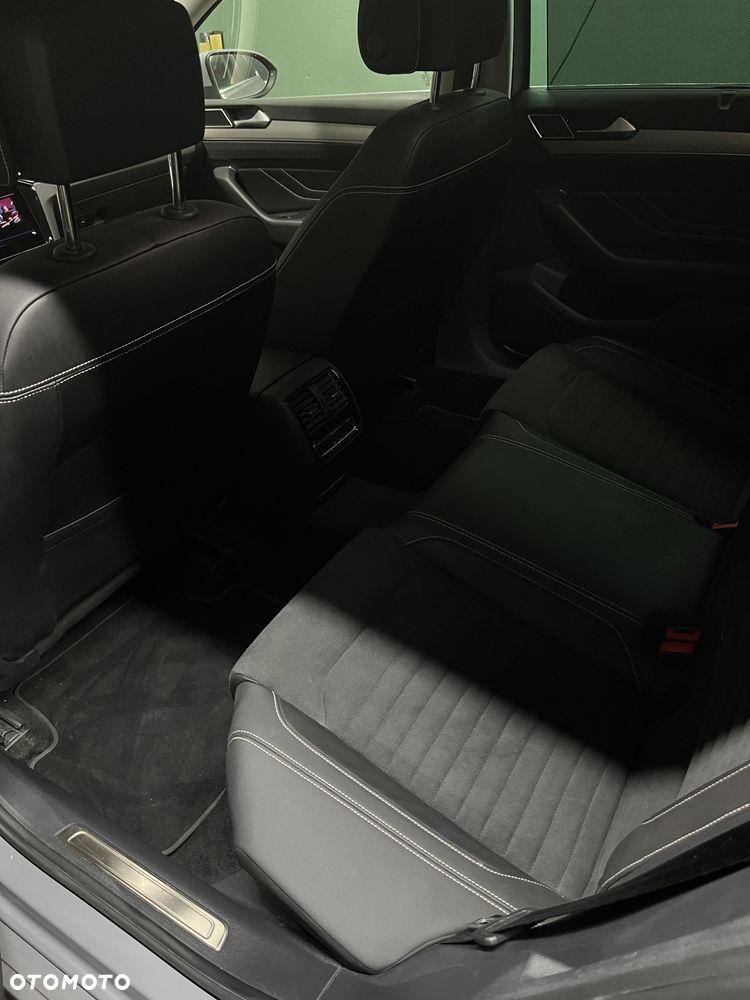 Volkswagen Passat - 19