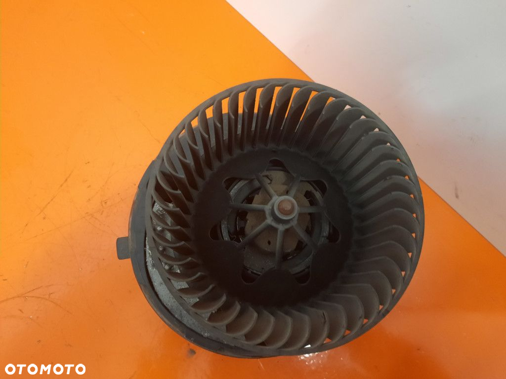 VOLKSWAGEN TOURAN I MINIVAN 03-06 DMUCHAWA POWIETRZA F983228M AVQ - 2