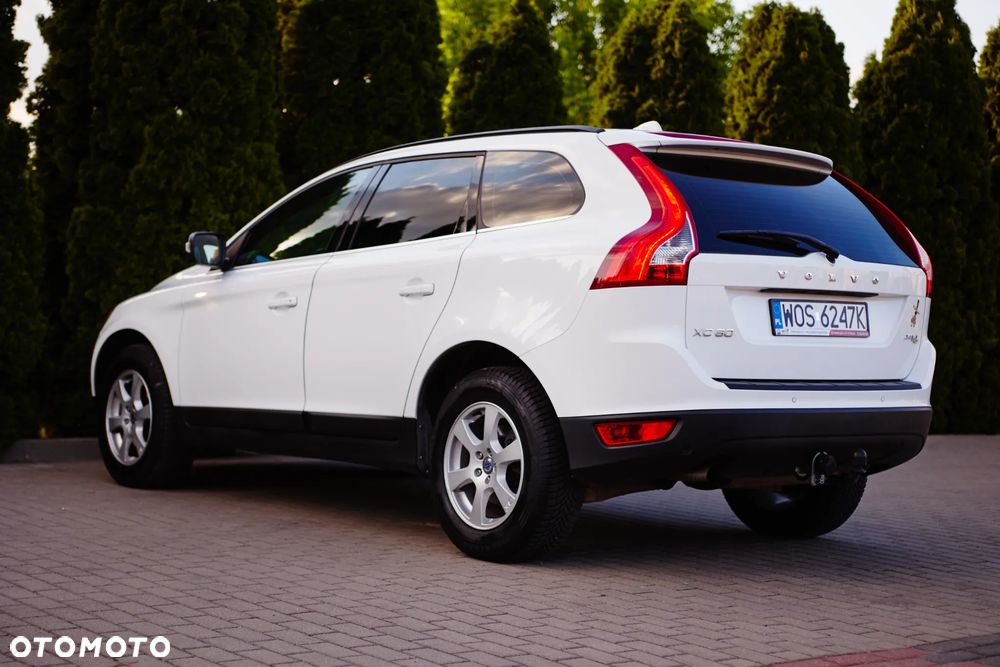 Volvo XC 60 D4 Momentum - 4