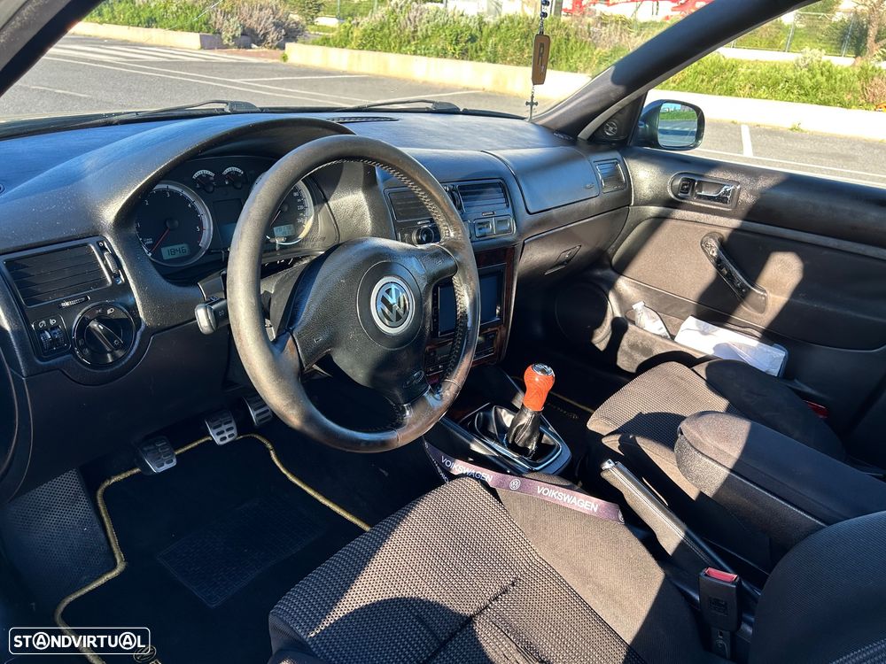 VW Bora 1.9 TDi Highline - 12