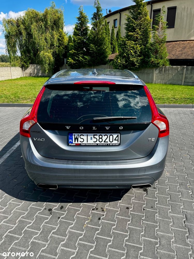 Volvo V60 T5 Geartronic Momentum - 8