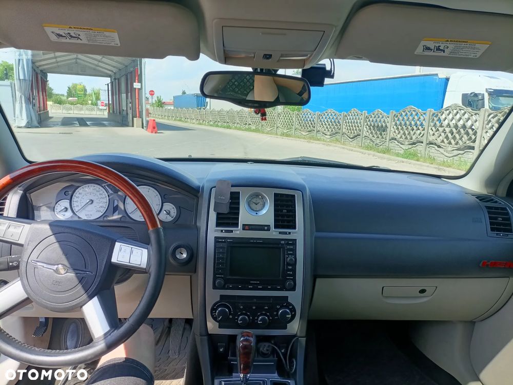 Chrysler 300C 5.7 V8 Hemi - 3