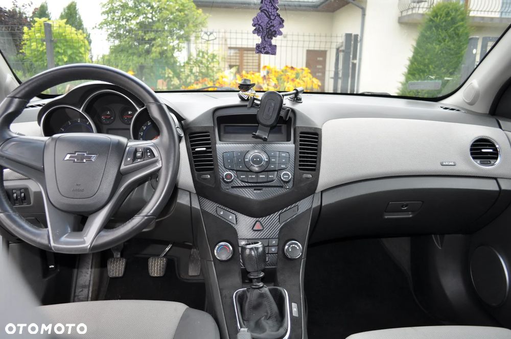 Chevrolet Cruze 1.6 LS - 9